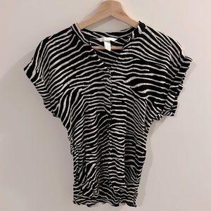 H&M Black & White Print Shirt Size 4